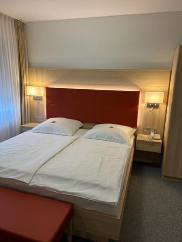 Hotel Kaiserhof Зигбург Экстерьер фото